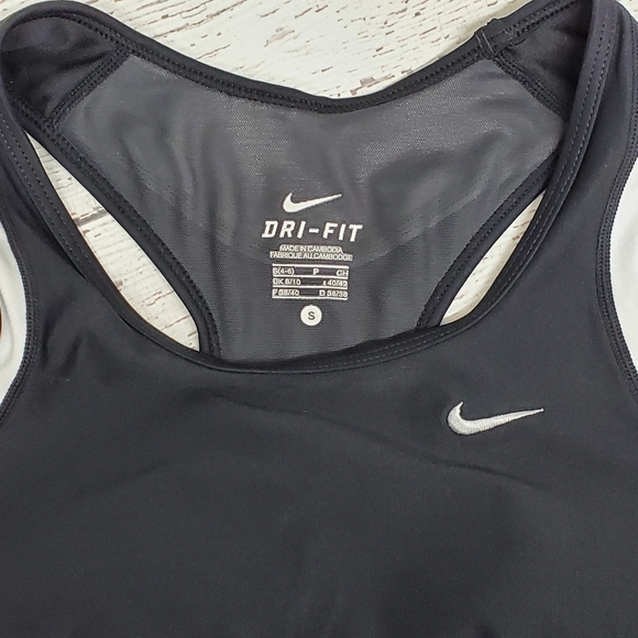 🌻 NIKE Dri-fit  Racerback Sports Tank Top - Picture 3 of 8